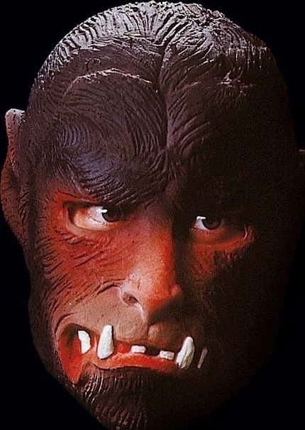 Masca Varcolac, din cauciuc, culoare Negru/Rosu, Nr. 2, Carnaval24