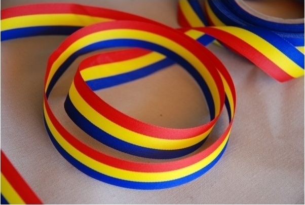 Costume Populare Romanesti - Brau Tricolor, Latime 5 cm, Carnaval24